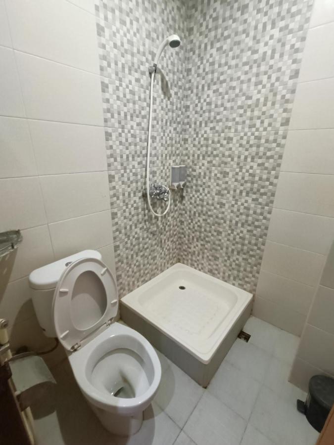 Balqies Homestay Syariah Makassar Mitra Reddoorz Exterior foto