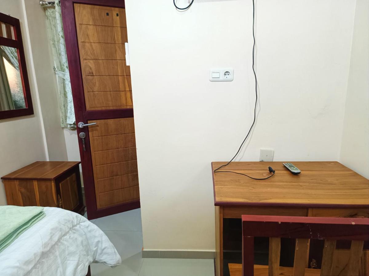 Balqies Homestay Syariah Makassar Mitra Reddoorz Exterior foto