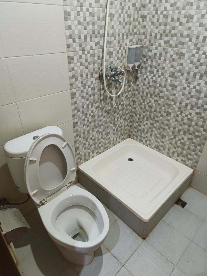 Balqies Homestay Syariah Makassar Mitra Reddoorz Exterior foto
